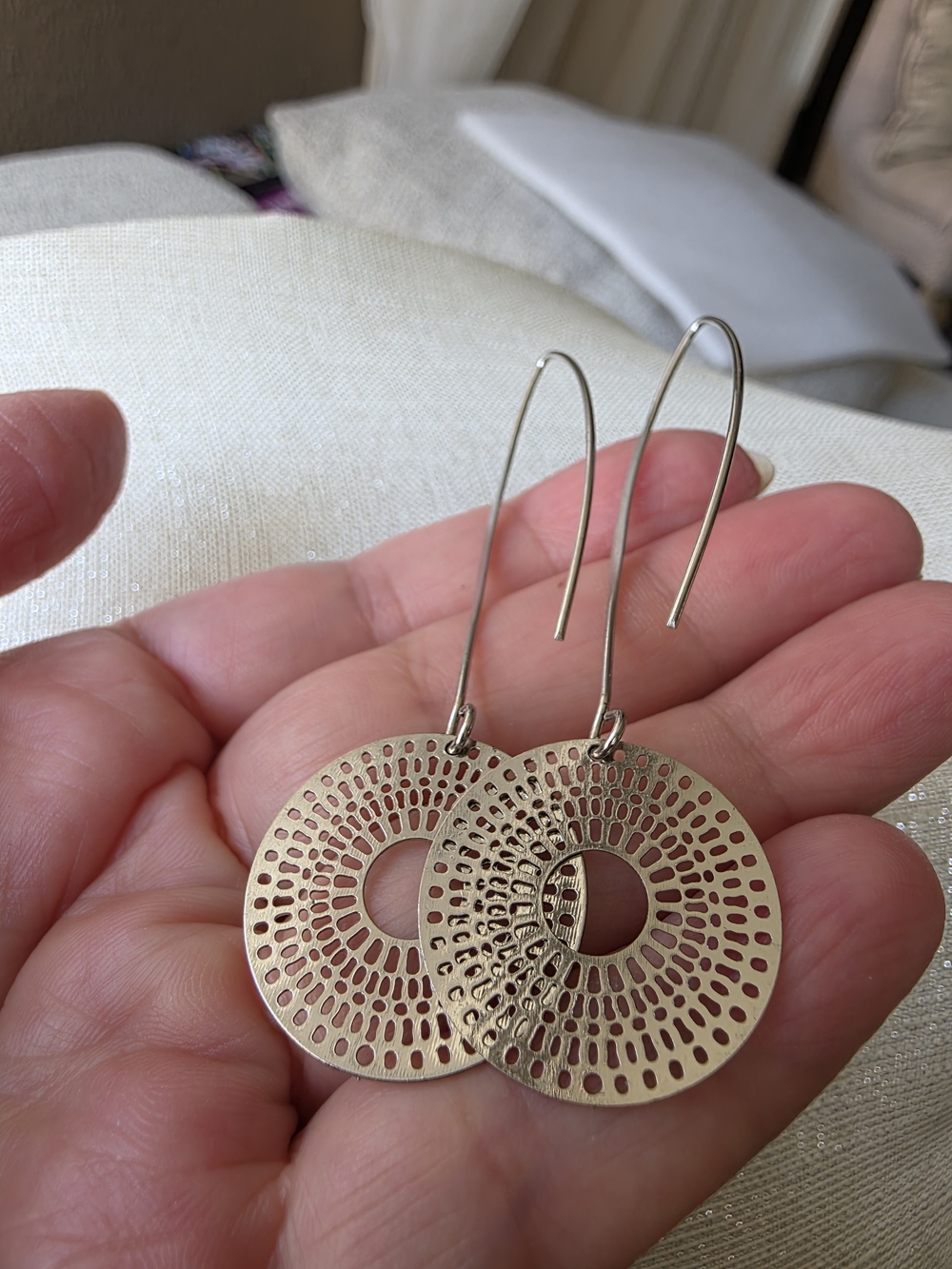 Takobia geometric dangle earrings - Picture 8 of 11